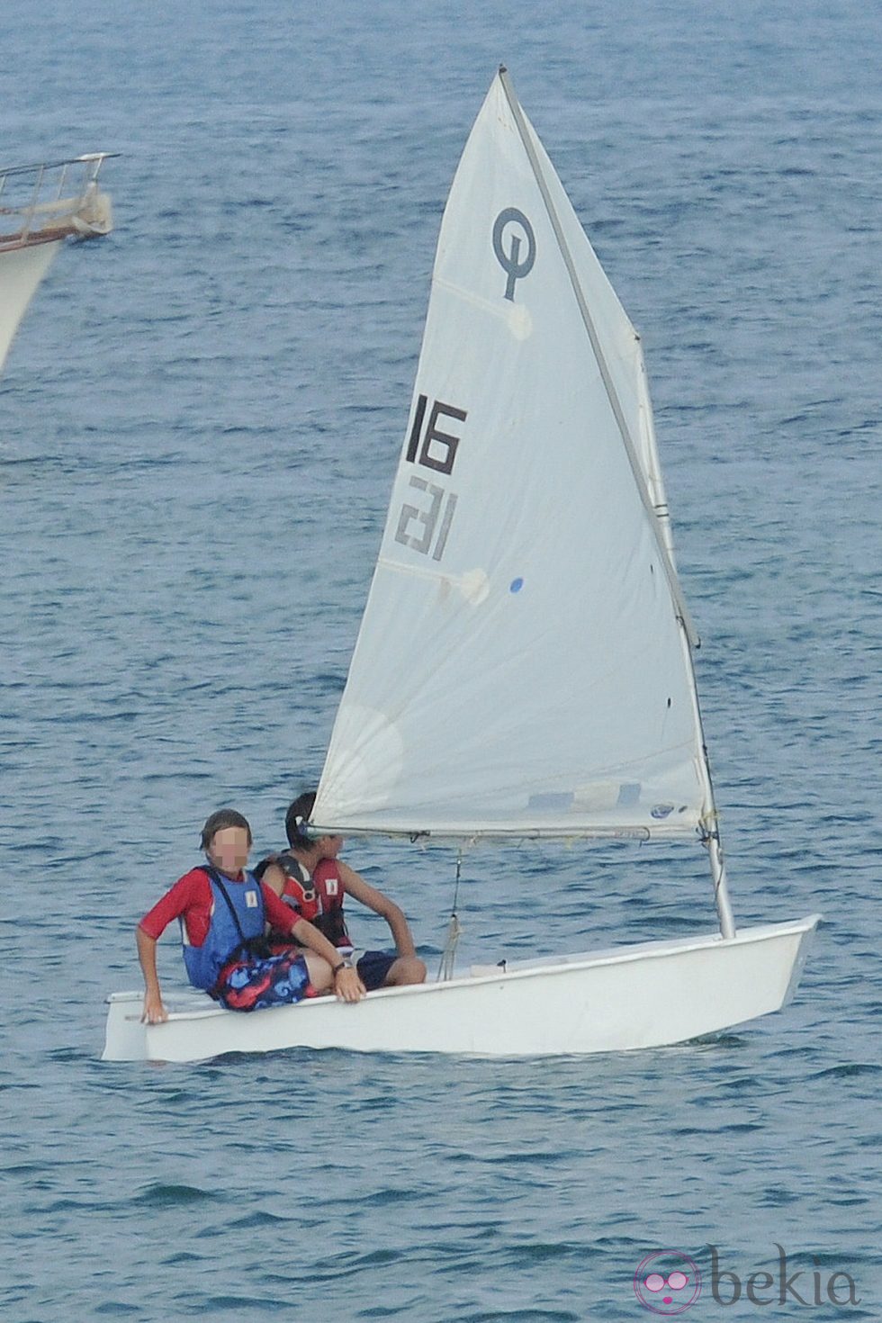 Los hijos de Ana Rosa Quintana en un curso de vela en Sotogrande