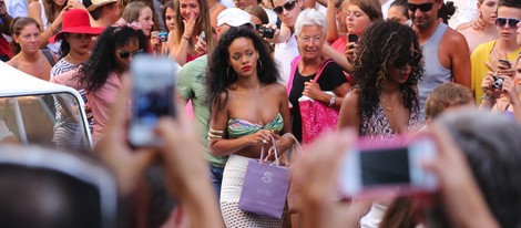 Rihanna de compras por Saint Tropez