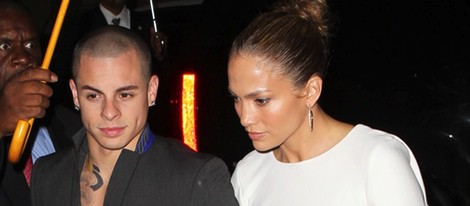 Jennifer Lopez y Casper Smart a la salida de un restaurante de Nueva York