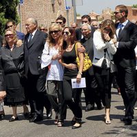 Darek, Susana y Alicia Uribarri en el funeral de José Luis Uribarri