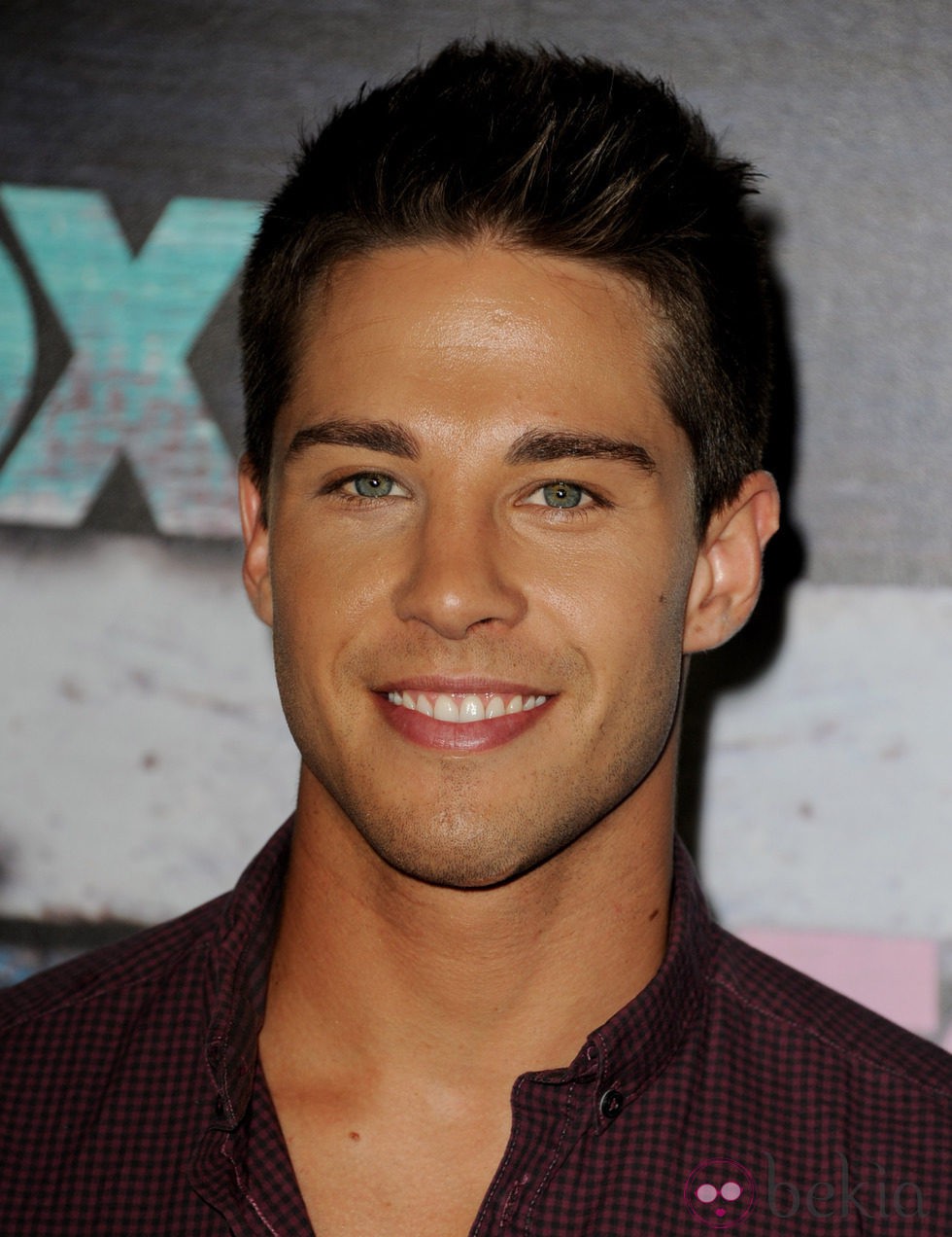 Dean Geyer en la fiesta de la nueva programación de la cadena FOX