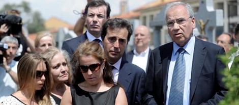 Alfonso Guerra en el funeral de Gregorio Peces-Barba