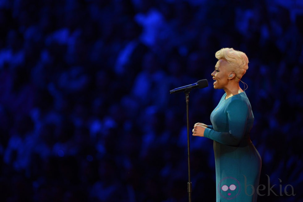 Emeli Sandé durante la ceremonia de inauguración de Londres 2012