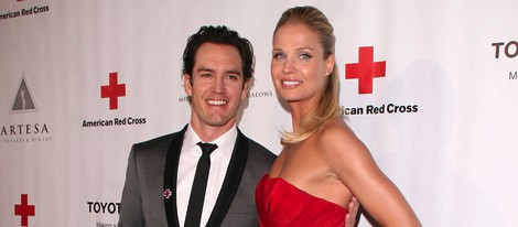 El actor Mark-Paul Gosselaar y su mujer Catriona McGinn