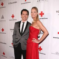 El actor Mark-Paul Gosselaar y su mujer Catriona McGinn