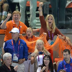 Guillermo y Máxima de Holanda y su hija animan a los deportistas de su país en Londres 2012