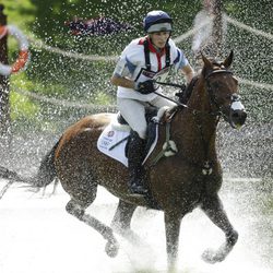 Zara Phillips compite en Londres 2012 a lomos de High Kingdom