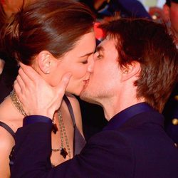 El apasionado beso de Tom Cruise y Katie Holmes