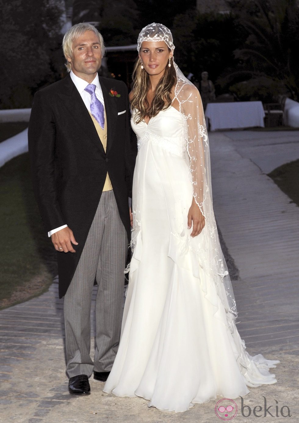 Santiago Cañizares y Mayte García el día de su boda