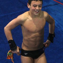 Tom Daley tras ejecutar uno de sus saltos de trampolín en el Campeonato Europeo de 2008