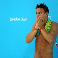 Tom Daley sin camiseta en la zona acuática de las Olimpiadas de Londres 2012