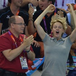 Alberto de Mónaco junto a una entregada Princesa Charlene en Londres 2012