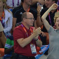 Alberto de Mónaco junto a una entregada Princesa Charlene en Londres 2012