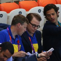 Daniel y Carlos Felipe de Suecia en una competición de natación en Londres 2012