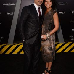 Colin Farrell y su hermana Claudine en el estreno de 'Desafío total' en Los Angeles