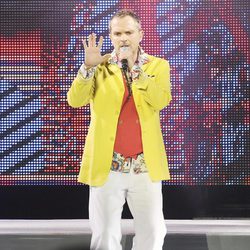 Miguel Bosé actuando en el Festival Starlite 2012 de Marbella