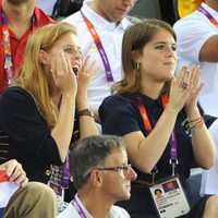 Las Princesas de York viendo ciclismo en pista en Londres 2012