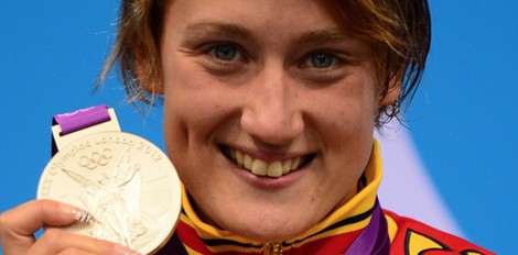 Mireia Belmonte posa orgullosa con su segunda plata en Londres 2012