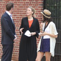 Blake Lively y Barry Watson en una parada del rodaje de la sexta temporada de 'Gossip Girl'