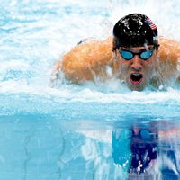 Michael Phelps nadando