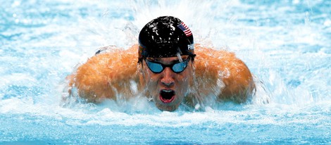 Michael Phelps nadando