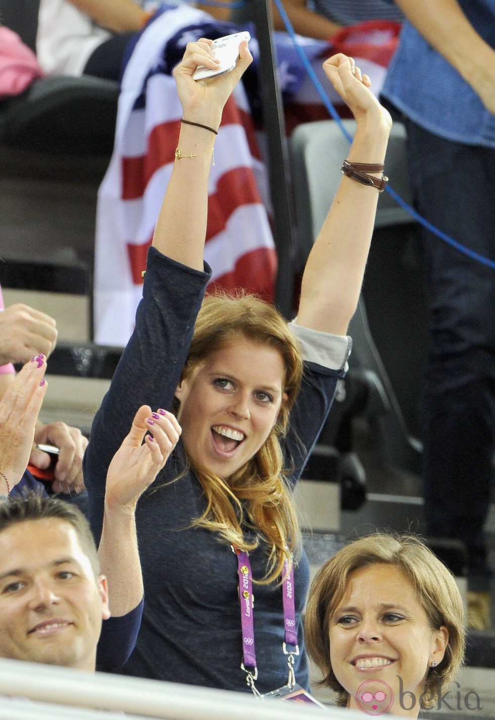 Beatriz de York celebra la medalla de oro de Gran Bretaña en ciclismo en pista en Londres 2012