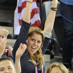 Beatriz de York celebra la medalla de oro de Gran Bretaña en ciclismo en pista en Londres 2012