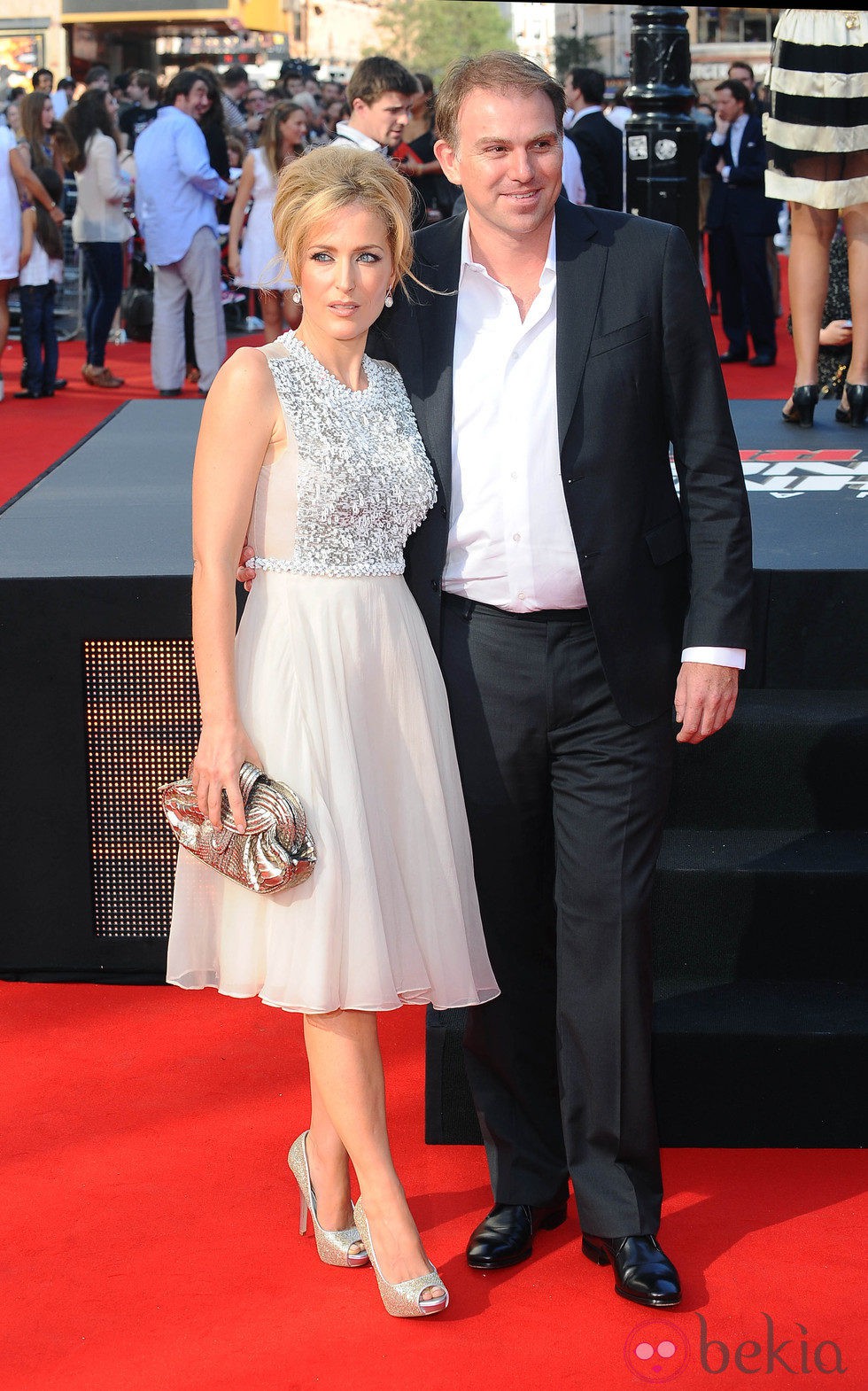 Gillian Anderson  y Mark Griffiths en Londres