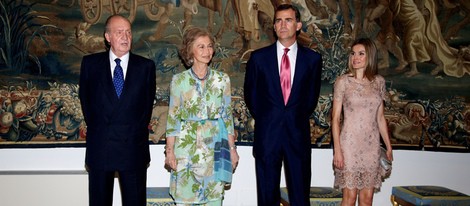 Los Reyes y los Príncipes Felipe y Letizia en la cena a las autoridades de Baleares