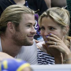 Elsa Pataky y Chris Hemsworth comparten confidencias en las gradas de Londres 2012