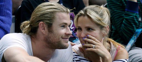 Elsa Pataky y Chris Hemsworth comparten confidencias en las gradas de Londres 2012