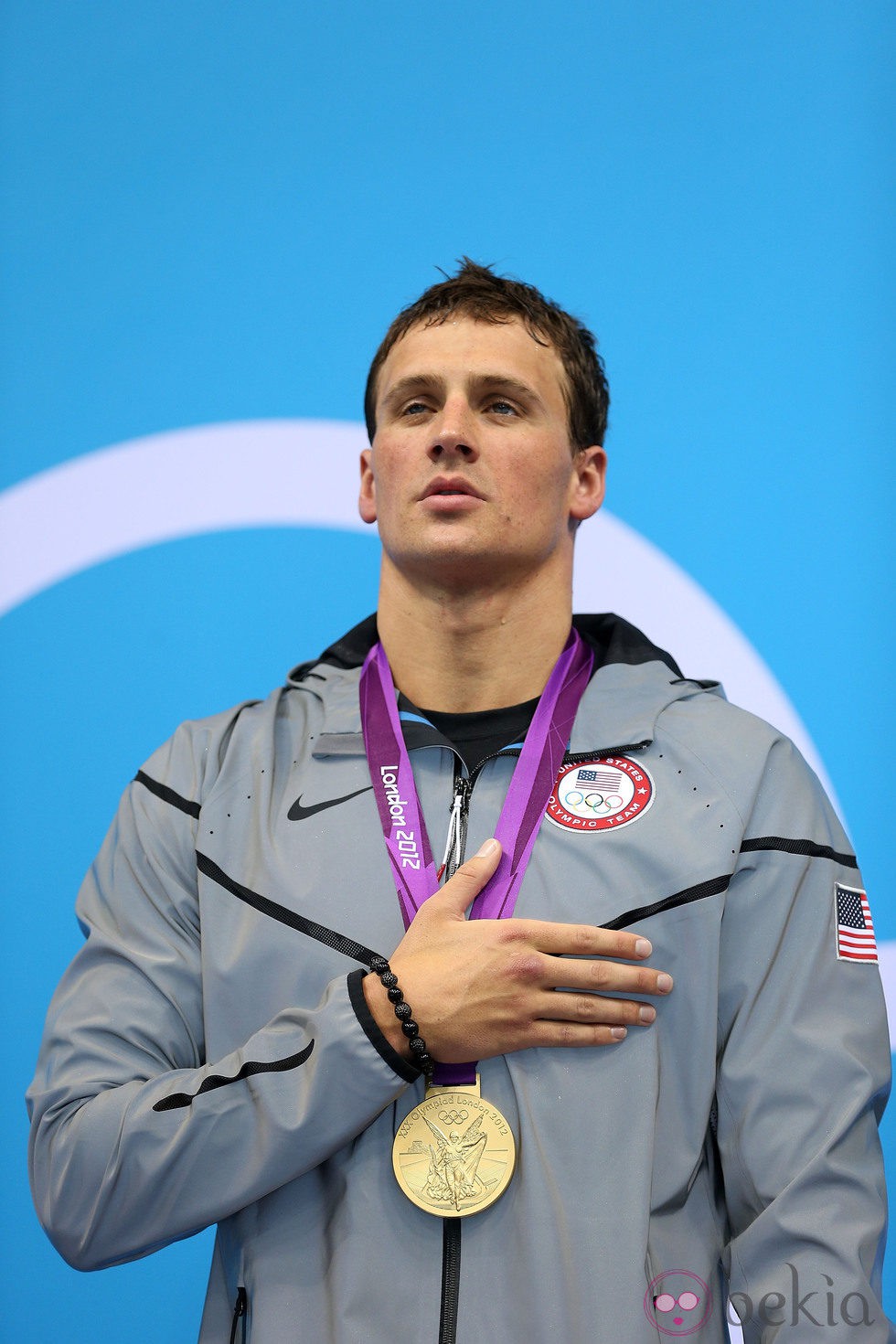 Ryan Lochte con una medalla de oro obtenida en Londres 2012