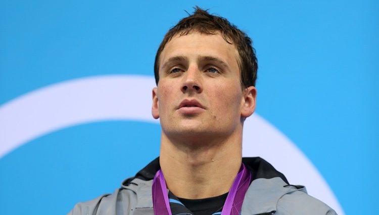 Ryan Lochte con una medalla de oro obtenida en Londres 2012