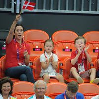 La Reina de Dinamarca, los Príncipes Federico y Mary y sus hijos en Londres 2012