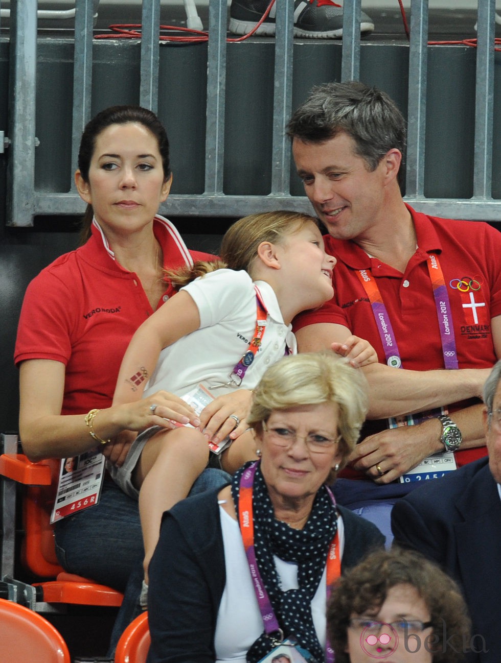 La Princesa Isabel muy cariñosa con Federico de Dinamarca en Londres 2012