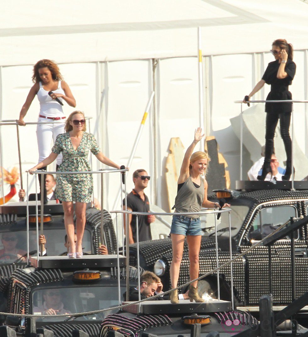 Las Spice Girls en un descanso del ensayo de su actuación en la ceremonia de clausura de los JJ.OO de Londres 2012