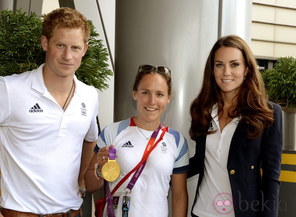 El Príncipe Harry y Kate Middleton con Sophie Hosking en Londres 2012