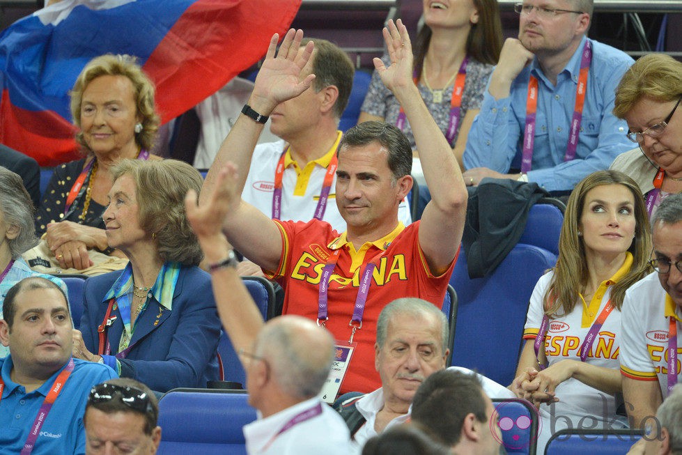 Los Príncipes de Asturias y la Reina viven el baloncesto en Londres 2012