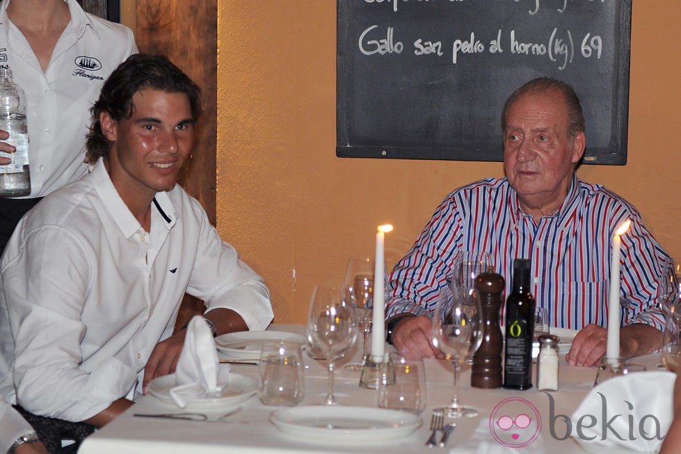 El Rey Juan Carlos y Rafa Nadal cenan juntos en Mallorca