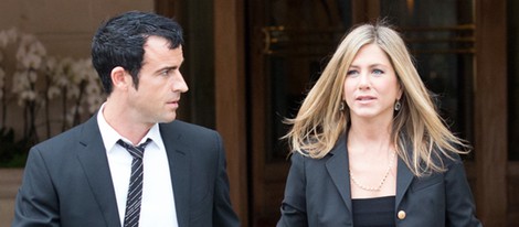 Jennifer Aniston y Justin Theroux pasean cogidos de la mano