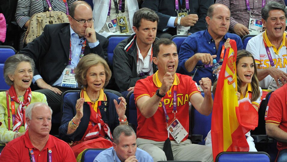 La Reina, los Príncipes e Irene de Grecia animando a España en Londres 2012