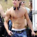 Mario Casas con el torso desnudo