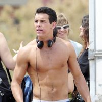 Mario Casas con el torso desnudo