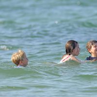 David Cameron se divierte con sus hijos en Mallorca