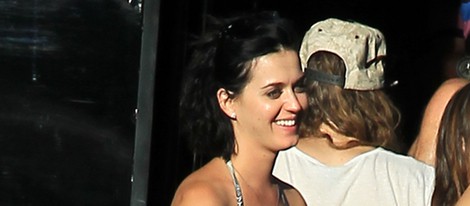 Katy Perry se divierte en bikini con unos amigos en California