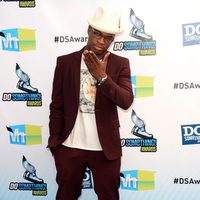 Ne-Yo en la entrega de los premios Do Something 2012