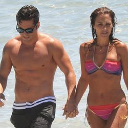 David Bustamante y Paula Echevarría, cogidos de la mano en las playas de Ibiza