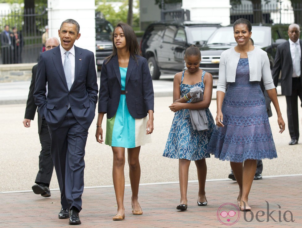 Barack y Michelle Obama acuden a misa junto a sus hijas