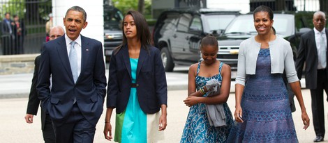 Barack y Michelle Obama acuden a misa junto a sus hijas