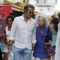 Los Duques de Alba de compras por Ibiza